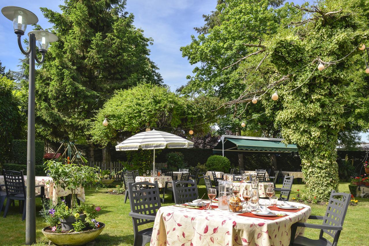 Logis Hotels Restaurant Le Dauphin Salbris Luaran gambar
