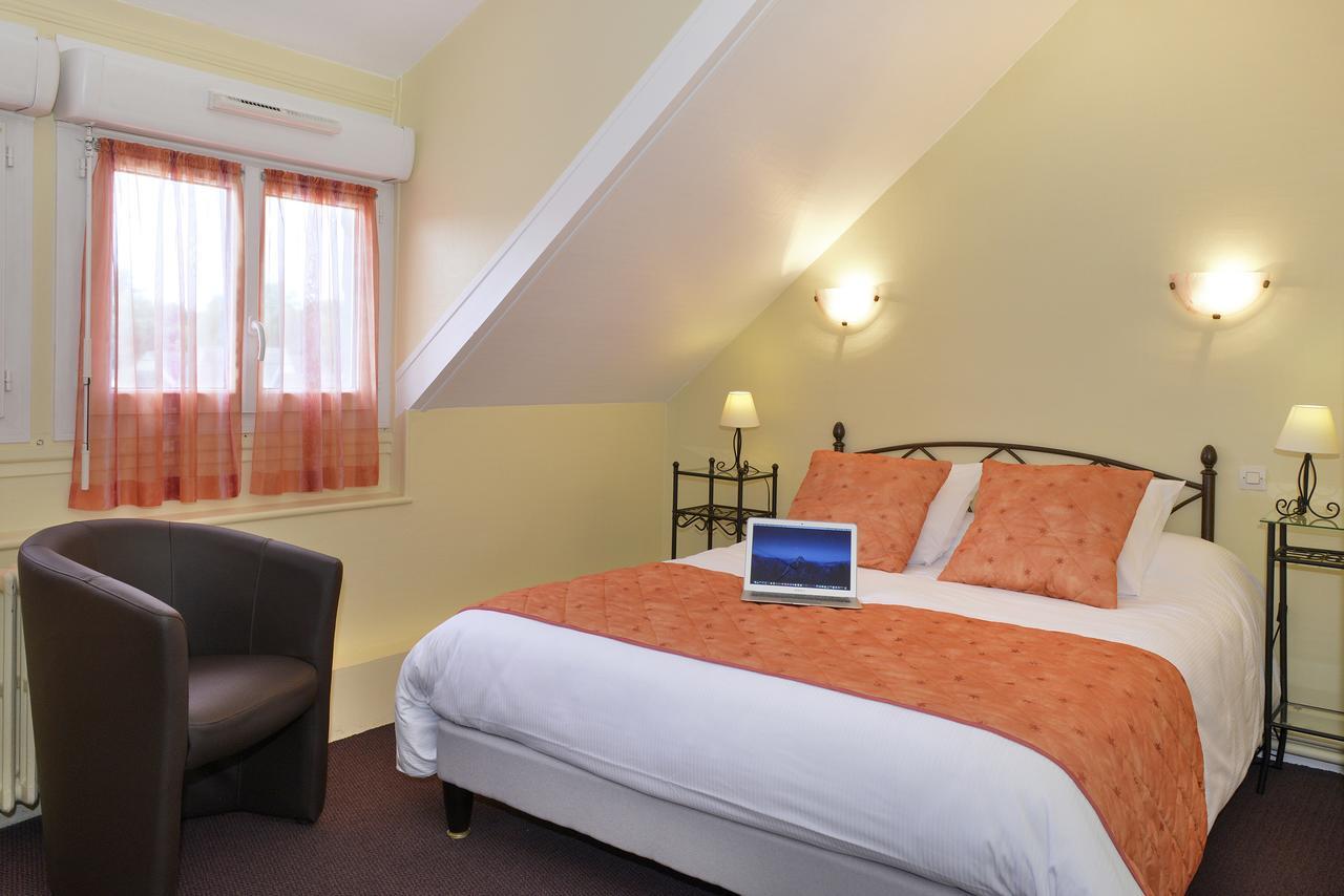 Logis Hotels Restaurant Le Dauphin Salbris Luaran gambar