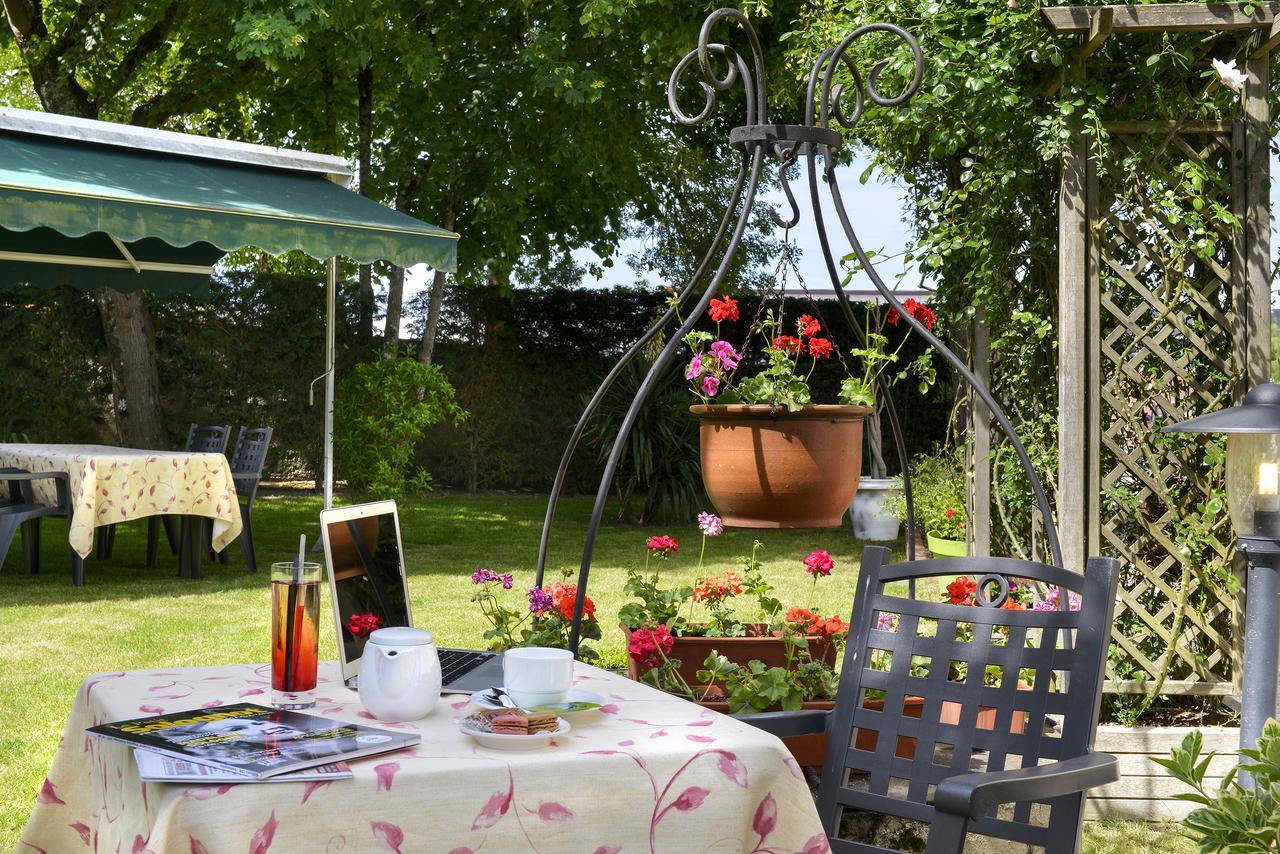 Logis Hotels Restaurant Le Dauphin Salbris Luaran gambar