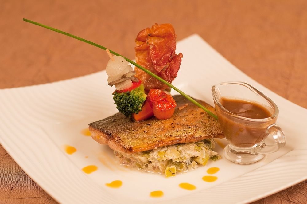 Logis Hotels Restaurant Le Dauphin Salbris Luaran gambar