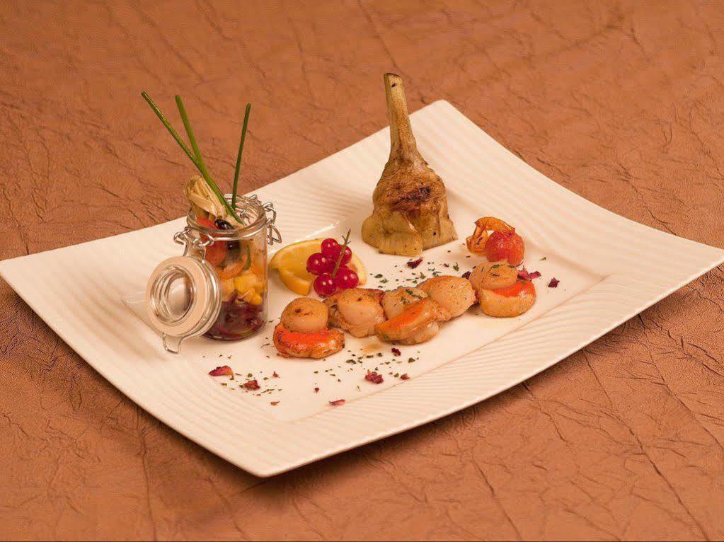 Logis Hotels Restaurant Le Dauphin Salbris Luaran gambar