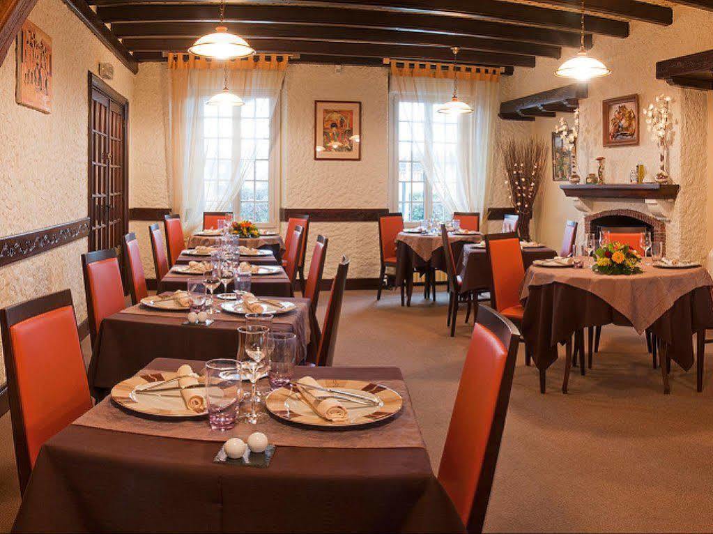 Logis Hotels Restaurant Le Dauphin Salbris Luaran gambar